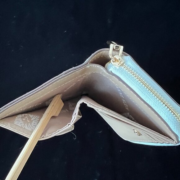 Anne Klein Cream & Gold AK Logo Zip Around Wallet, Excellent Condition! - Picture 7 of 9